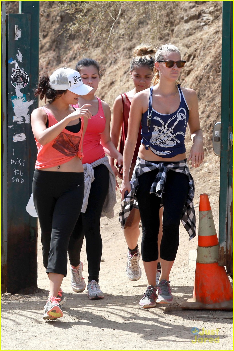 Vanessa Hudgens: Runyon Canyon Hike | Photo 490145 - Photo Gallery
