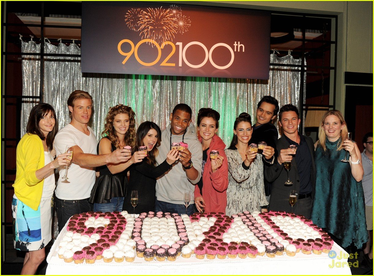 Jessica Stroup & Shenae Grimes: ‘90210; Cast Celebrates 100 Episodes
