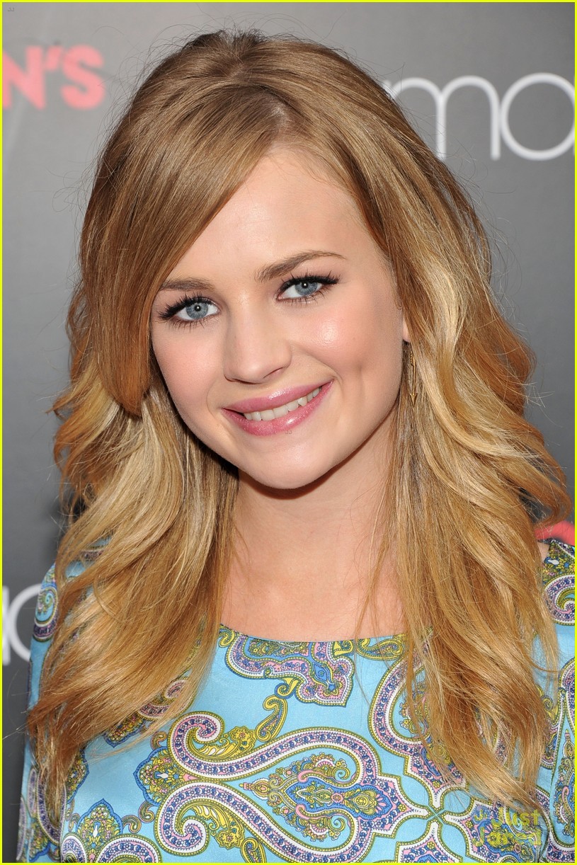 Britt Robertson Fashion's Night Out with Tommy Hilfiger Photo 492671