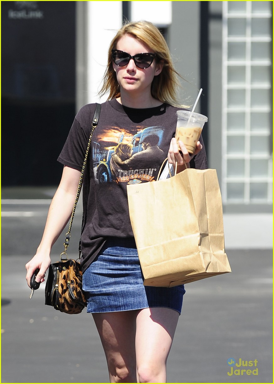 Full Sized Photo of emma roberts fred segal stop 03 | Emma Roberts