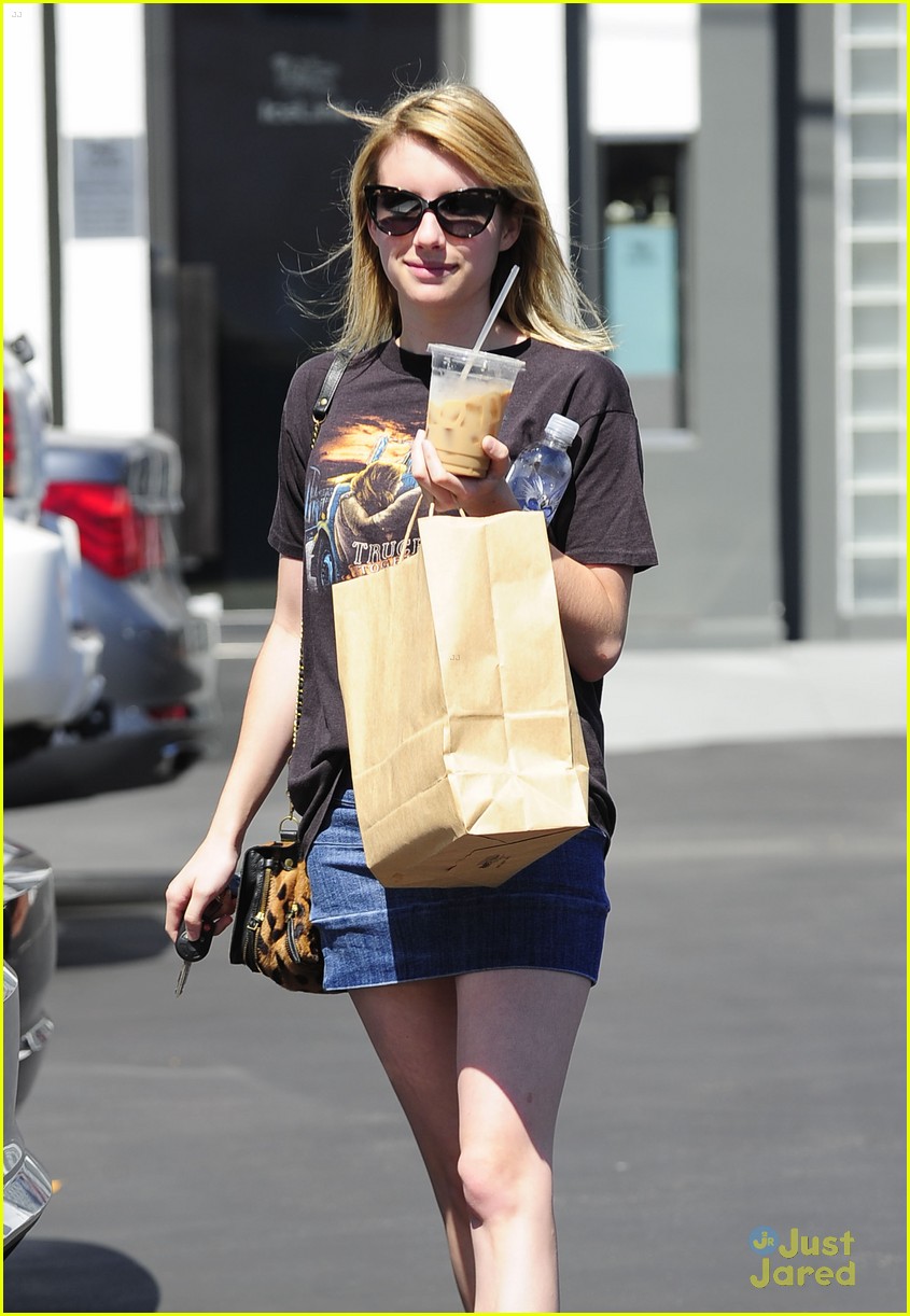 Full Sized Photo of emma roberts fred segal stop 05 | Emma Roberts