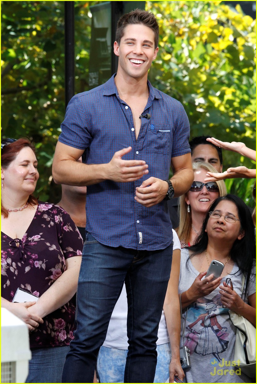 Dean Geyer Talks 'Glee' at The Grove! | Photo 497670 - Photo Gallery ...
