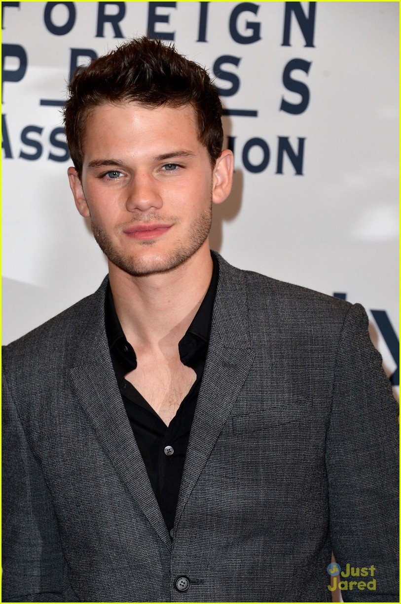 Jeremy Irvine: 'Great Expectations' Premiere at TIFF! | Photo 494649 ...