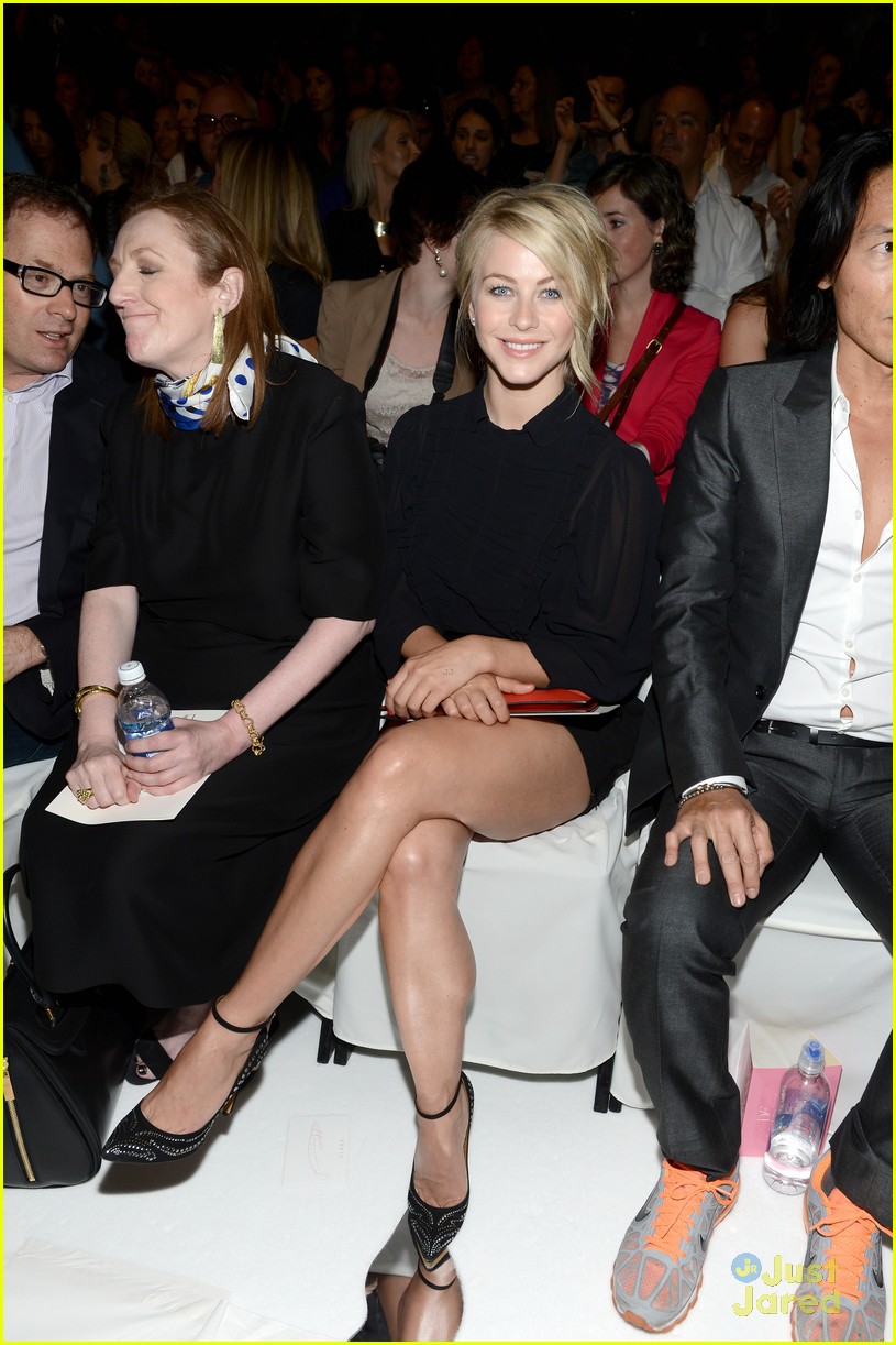 Julianne Hough: Front Row For Carolina Herrera | Photo 493953 - Photo
