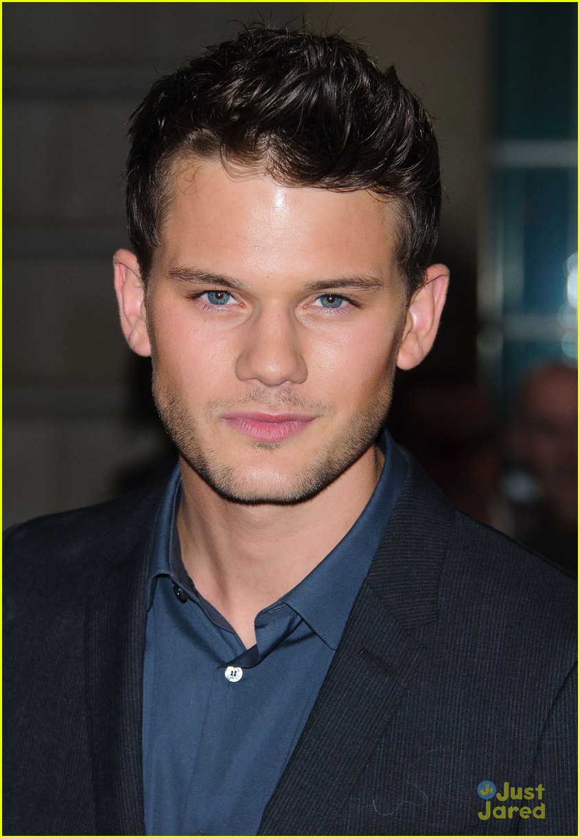 Kaya Scodelario: 'Now Is Good' Premiere with Jeremy Irvine | Photo ...