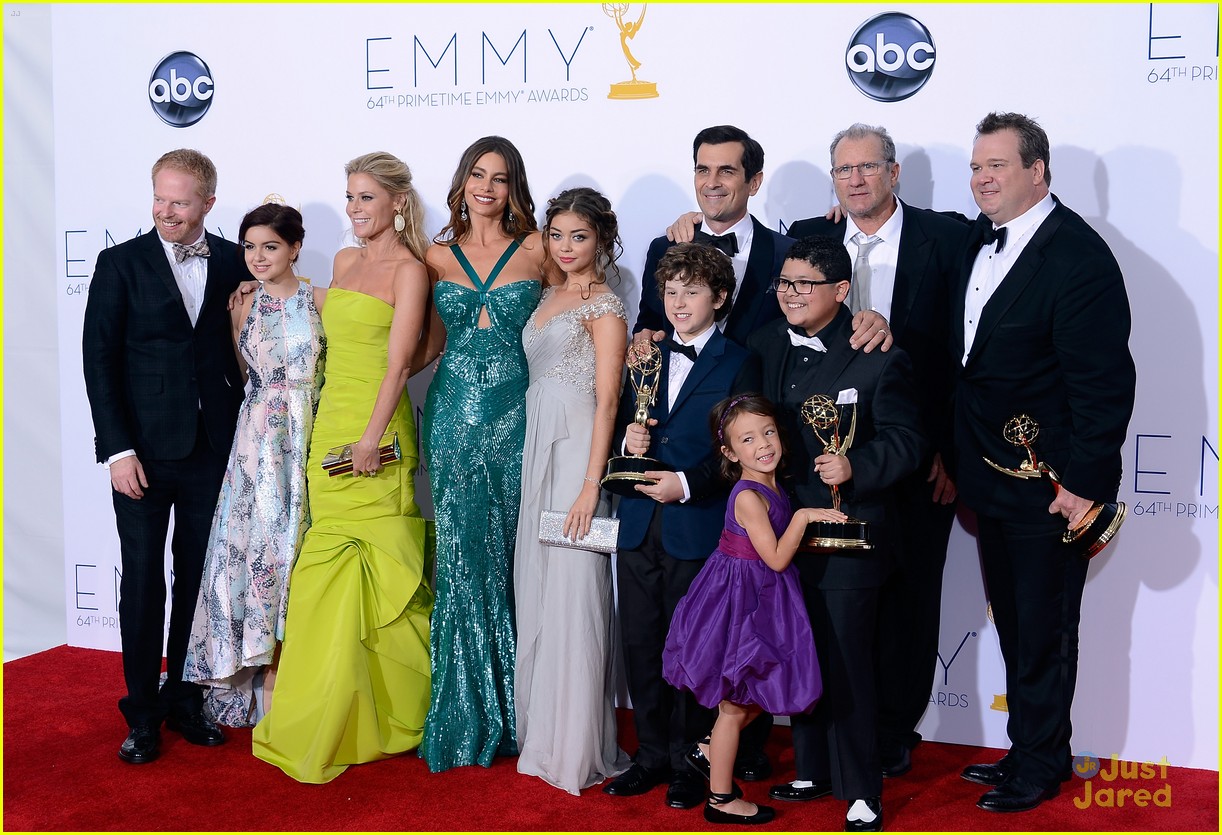 Sarah Hyland: 'Modern Family' WINS at Emmy Awards 2012 | Photo 497339 ...