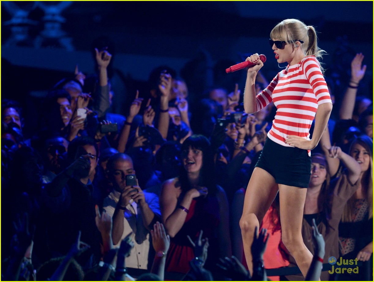 Full Sized Photo of taylor swift vma performance 13 Taylor Swift MTV