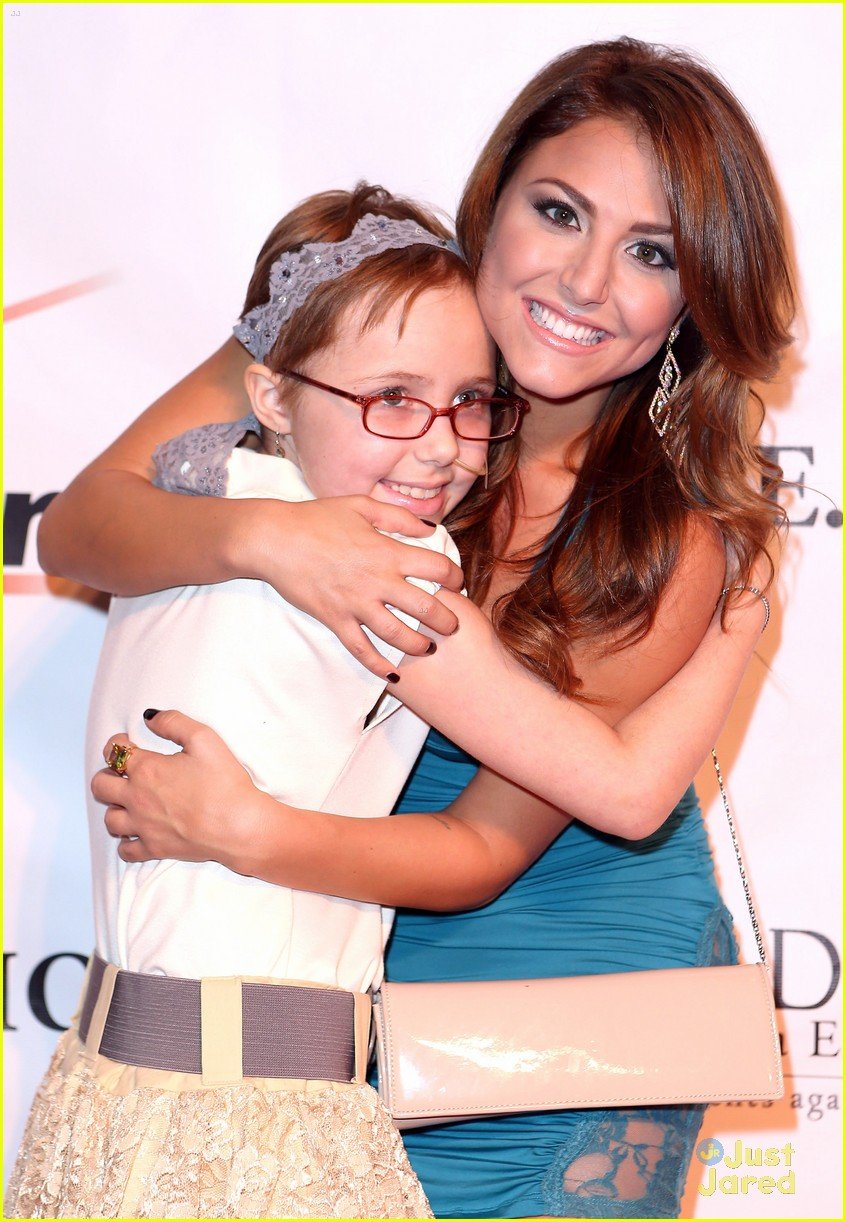 Full Sized Photo of cassie scerbo padres gala 09 | Cassie Scerbo: El