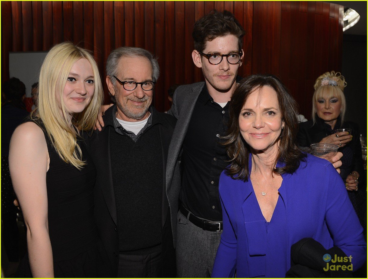 Dakota Fanning: 'Lincoln' Screening at NYFF | Photo 501005 - Photo ...