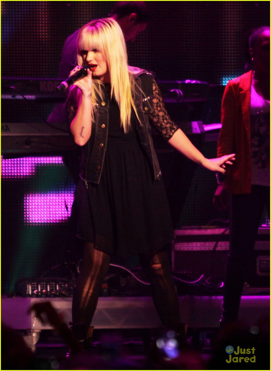 Demi Lovato: We Day 2012 in Vancouver! | Photo 503770 - Photo Gallery ...