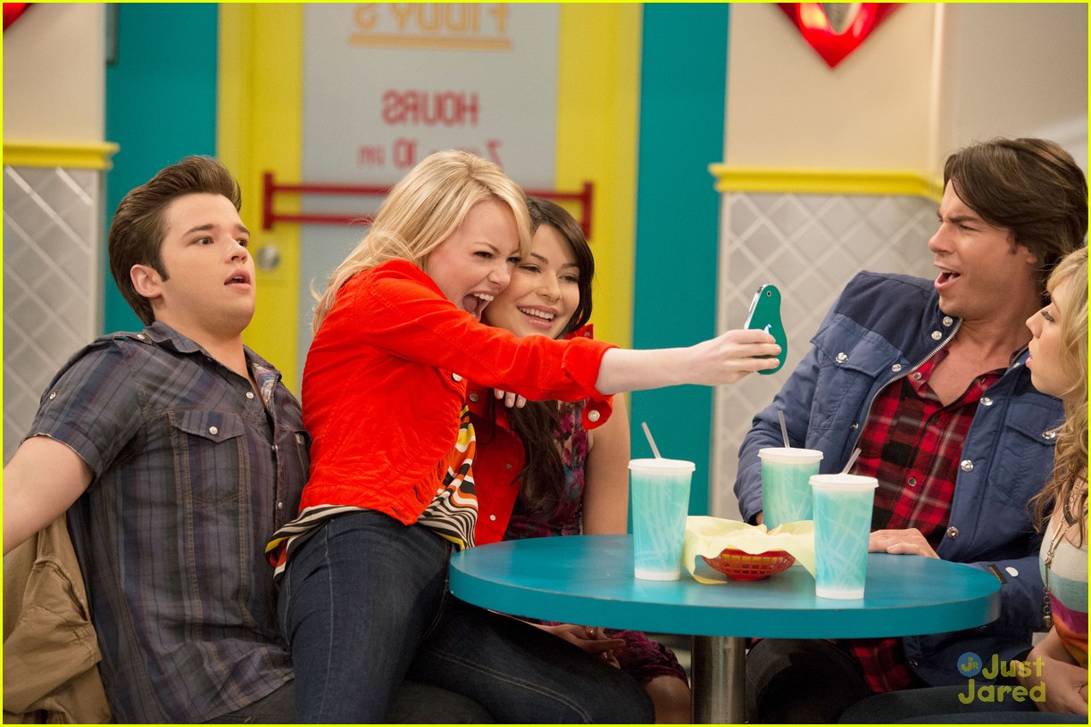 Emma Stone on 'iCarly' FIRST LOOK! Photo 502396 Photo Gallery