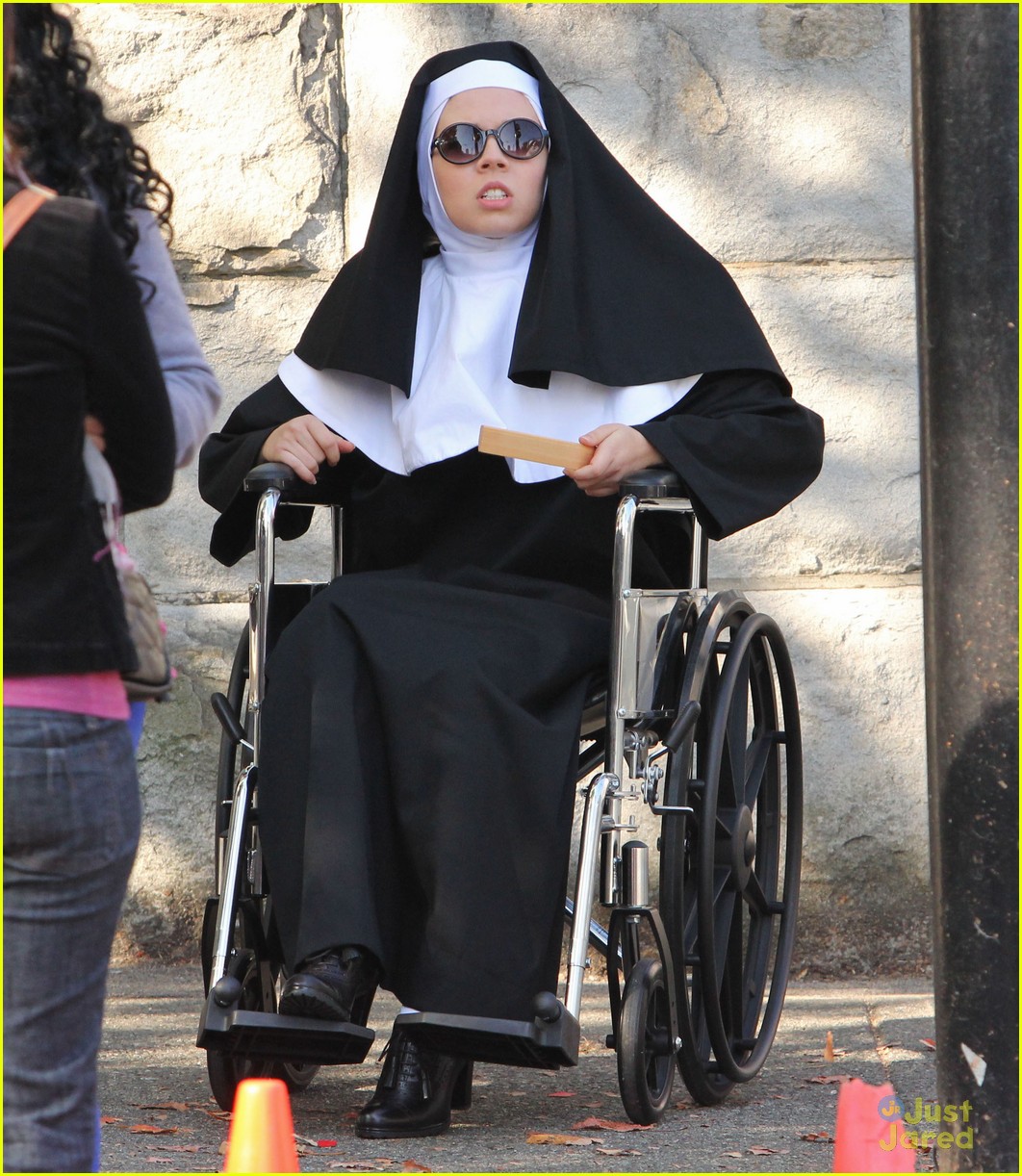 Full Sized Photo Of Jennette Mccurdy Nun Swindle 02 Jennette Mccurdy Nun For Swindle 9306