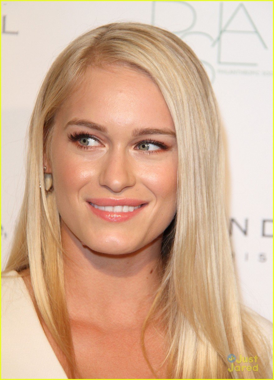Leven Rambin: Autumn Party Pretty | Photo 503392 - Photo Gallery | Just