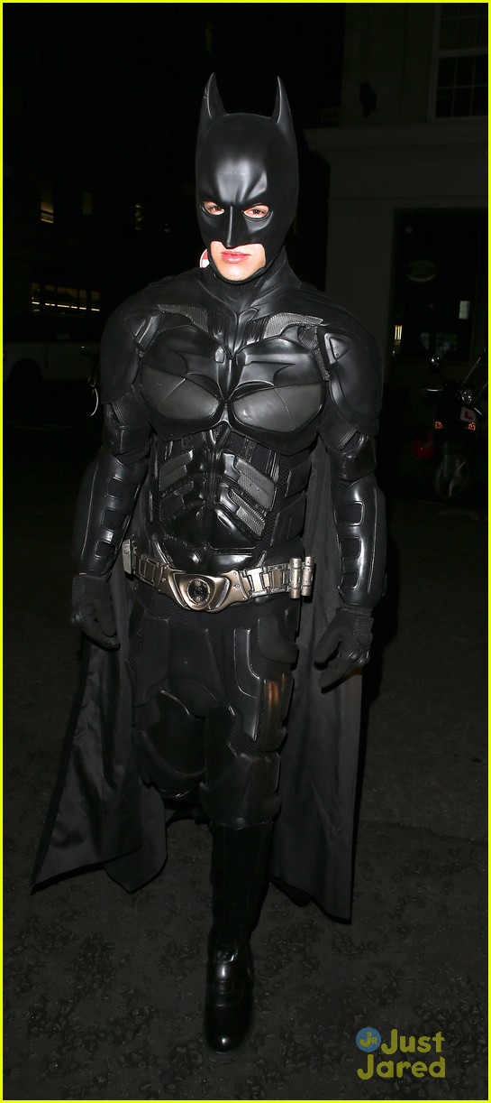 Full Sized Photo of liam payne batman halloween costume with tom daley