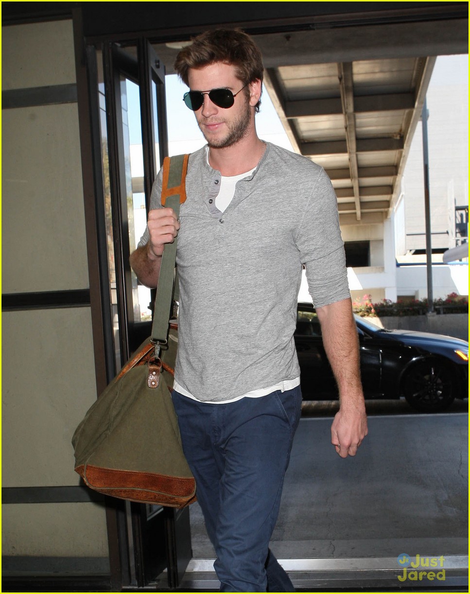 Liam Hemsworth: Three Weddings with Miley Cyrus? | Photo 506859 - Photo ...