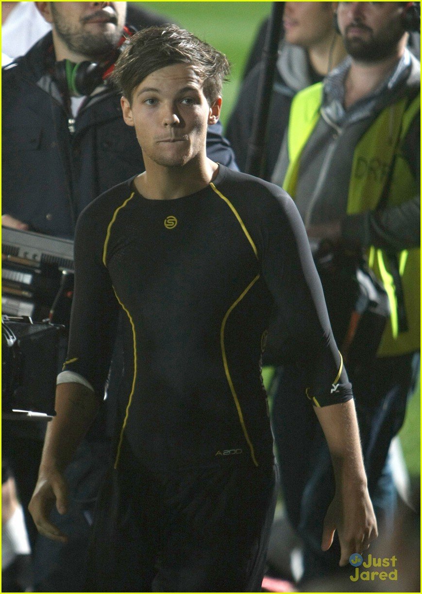 Louis Tomlinson: Soccer Stud | Photo 504978 - Photo Gallery | Just ...