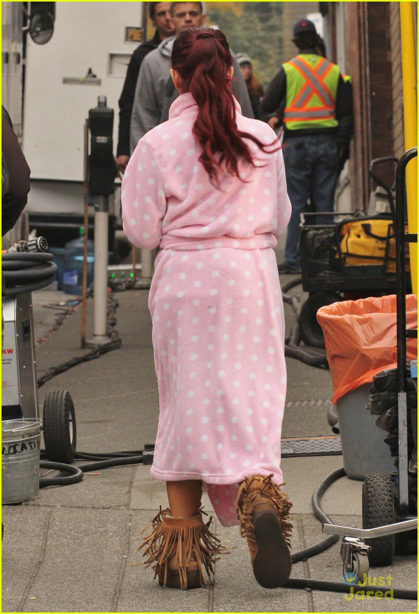 Jennette Mccurdy And Ariana Grande Swindle Set Photo 501922 Photo Gallery Just Jared Jr 3785