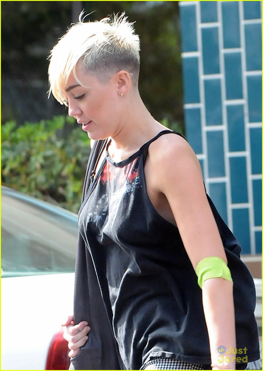Miley Cyrus: 'Two & A Half Men' Episode Airs Next Week! | Photo 501265 ...
