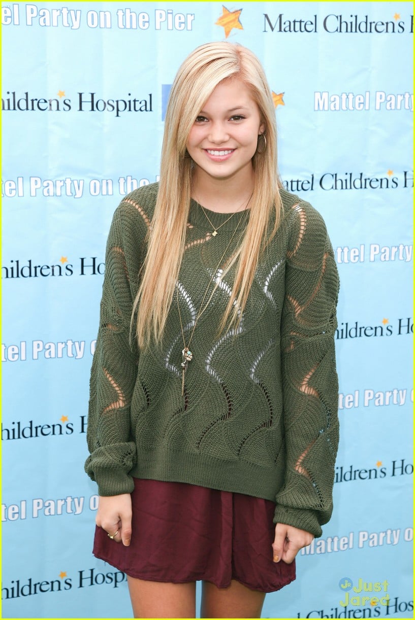 Full Sized Photo of olivia holt coco jones carnival pier 09 | Olivia