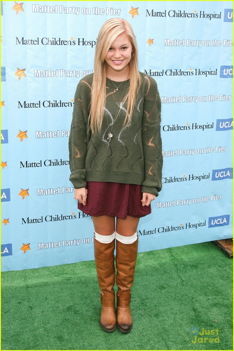 Olivia Holt Parties on the Pier with Coco Jones | Photo 504660 - Photo