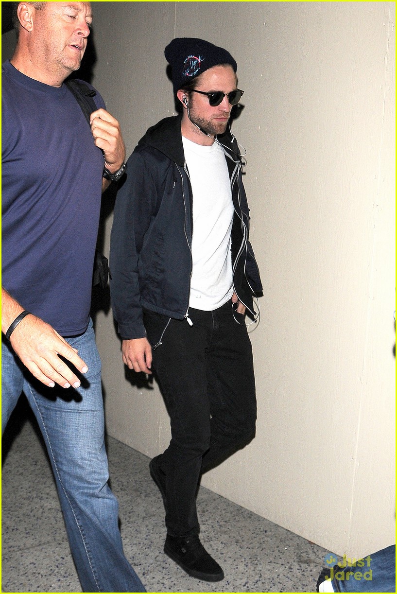 Robert Pattinson: LAX Lift Off | Photo 504096 - Photo Gallery | Just ...