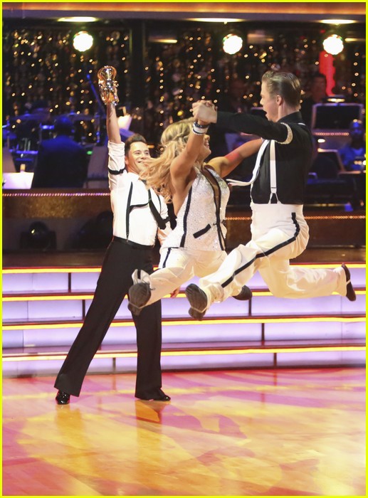 Shawn Johnson & Derek Hough Quickstep on Dancing With The Stars All