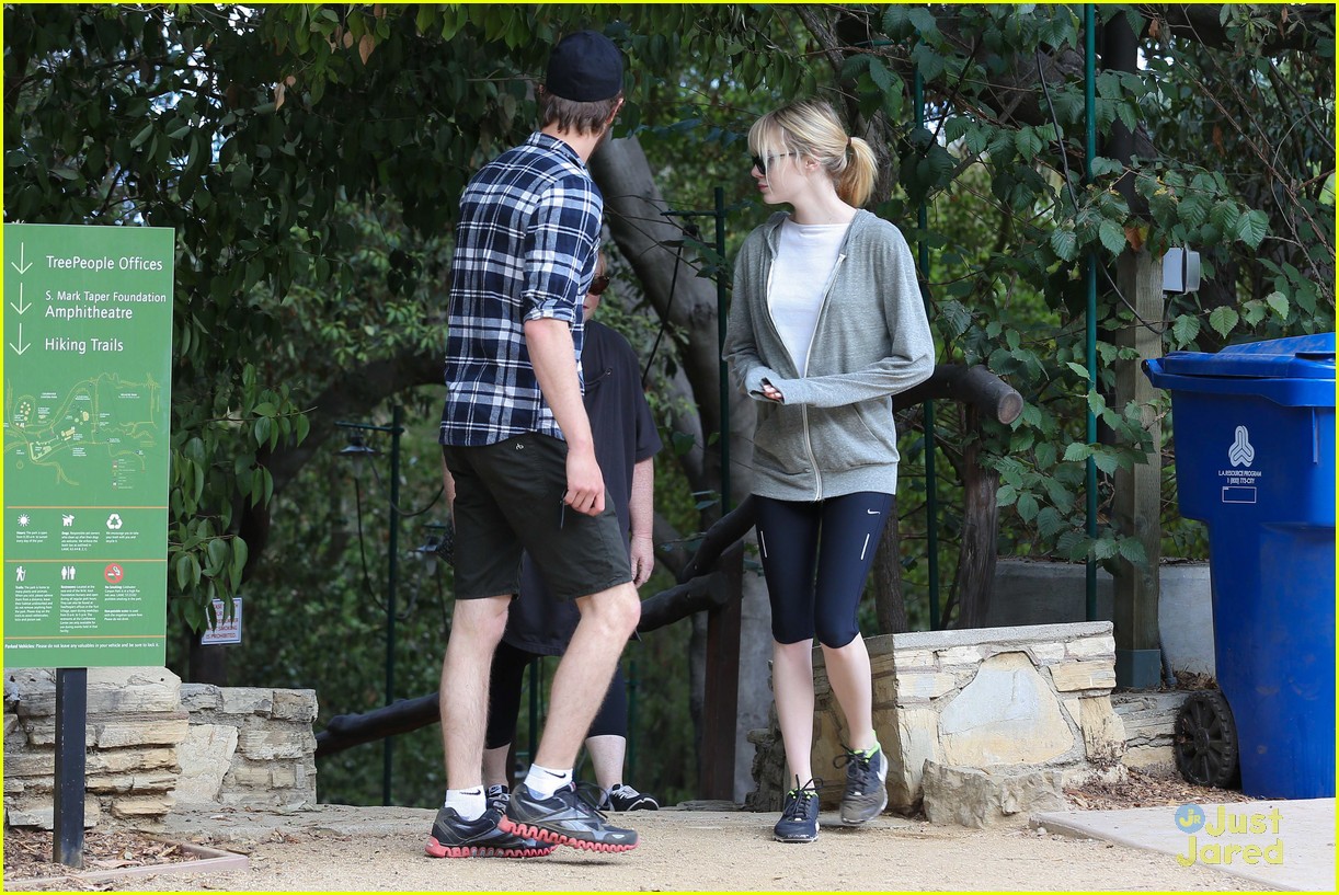 Full Sized Photo of emma stone andrew garfield krista walk 14 Emma