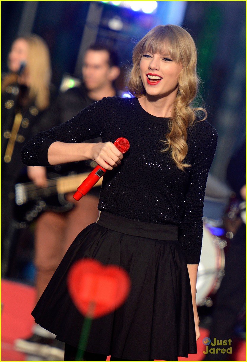 Taylor Swift: GMA Concert Pics! | Photo 504937 - Photo Gallery | Just ...