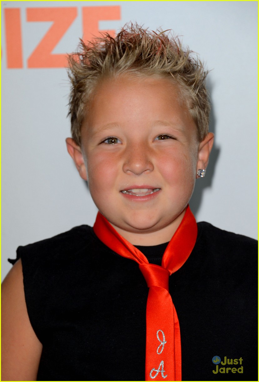 Thomas Mann 'Fun Size' Premiere with Osric Chau & Jackson Nicoll