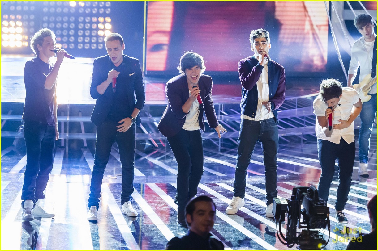 One Direction Perform on 'X Factor Italy'! Photo 507184 Photo