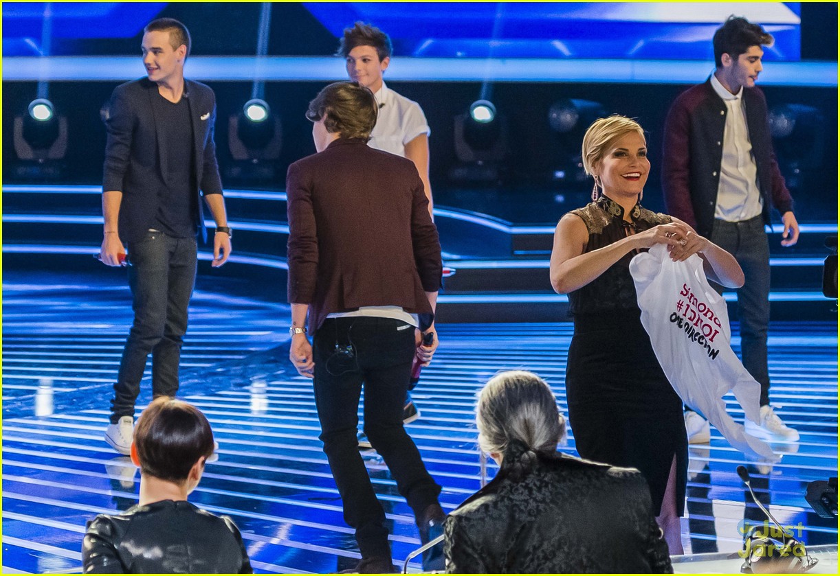 One Direction Perform on 'X Factor Italy'! Photo 507197 Photo