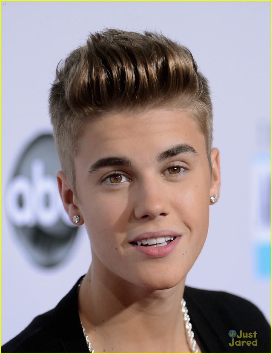 Full Sized Photo of justin bieber 2012 amas 02 | Justin Bieber: AMAs ...