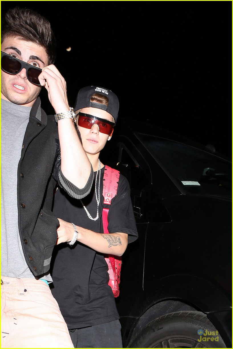 Justin Bieber & Selena Gomez: Benihana Date with Friends! | Photo ...