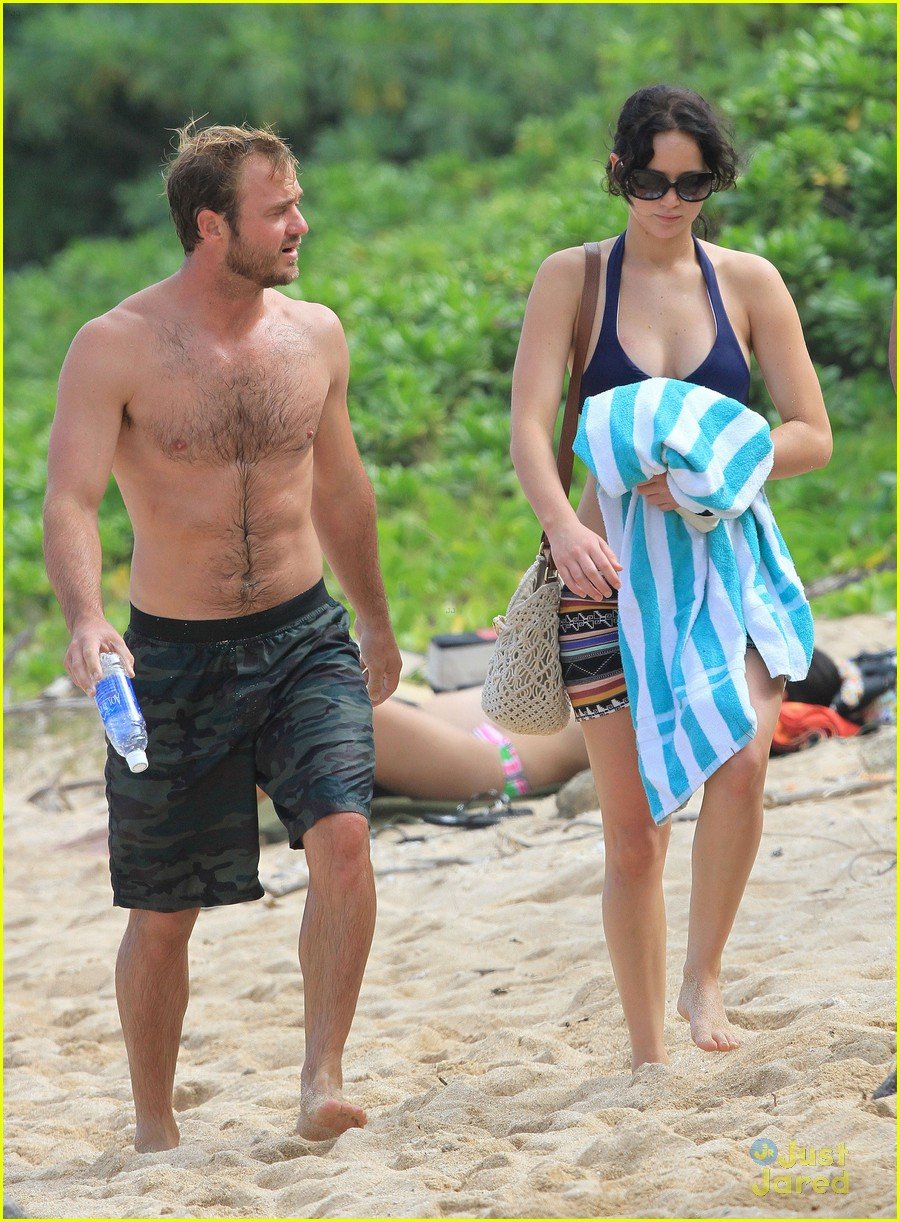 Full Sized Photo Of Jennifer Lawrence Thanksgiving Beach Day 09 Jennifer Lawrence Bikini