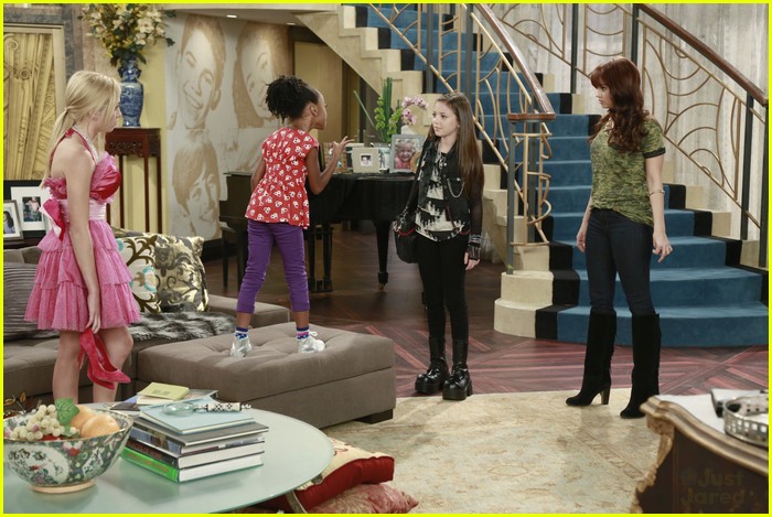 Karan Brar Makes 'Girl' Friends on 'Jessie' | Photo 506979 - Photo ...