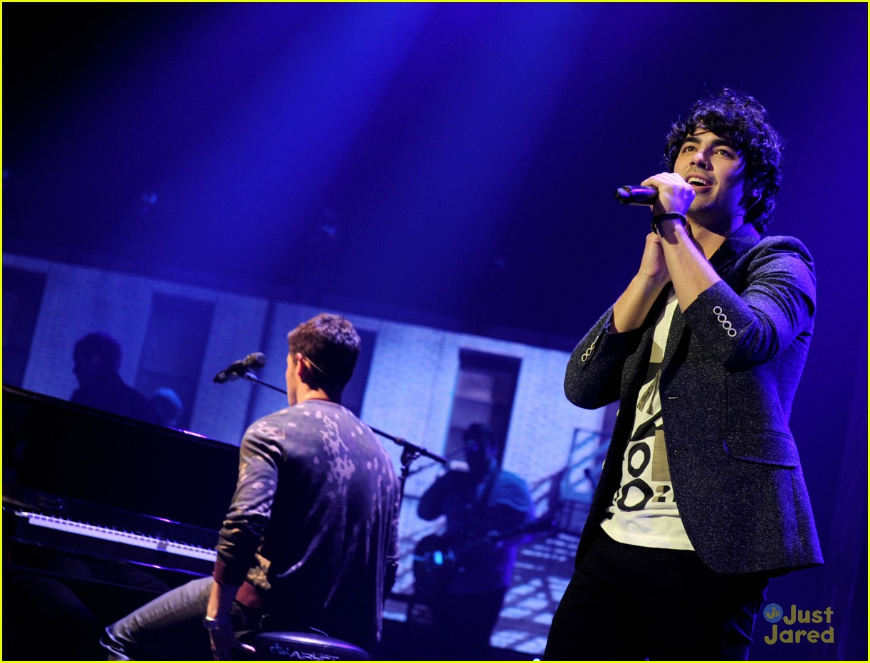 Jonas Brothers: Pantages Concert Night #1! | Photo 513099 - Photo ...