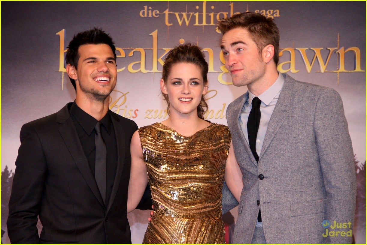 Kristen Stewart & Taylor Lautner: 'Breaking Dawn' Premiere in Berlin ...