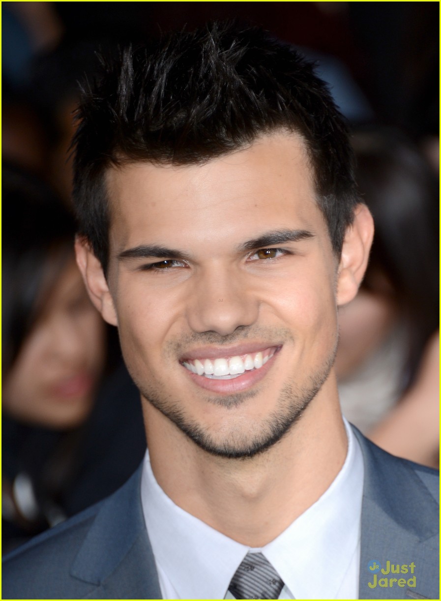 Taylor Lautner: 'The Twilight Saga: Breaking Dawn Part 2' Premiere ...
