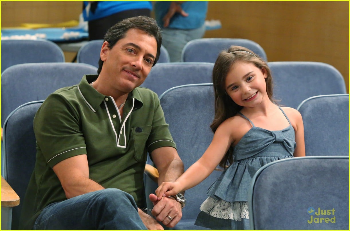 Ryan Newman Luke Benward Guest Stars On See Dad Run Photo 510739 Photo Gallery Just 8921