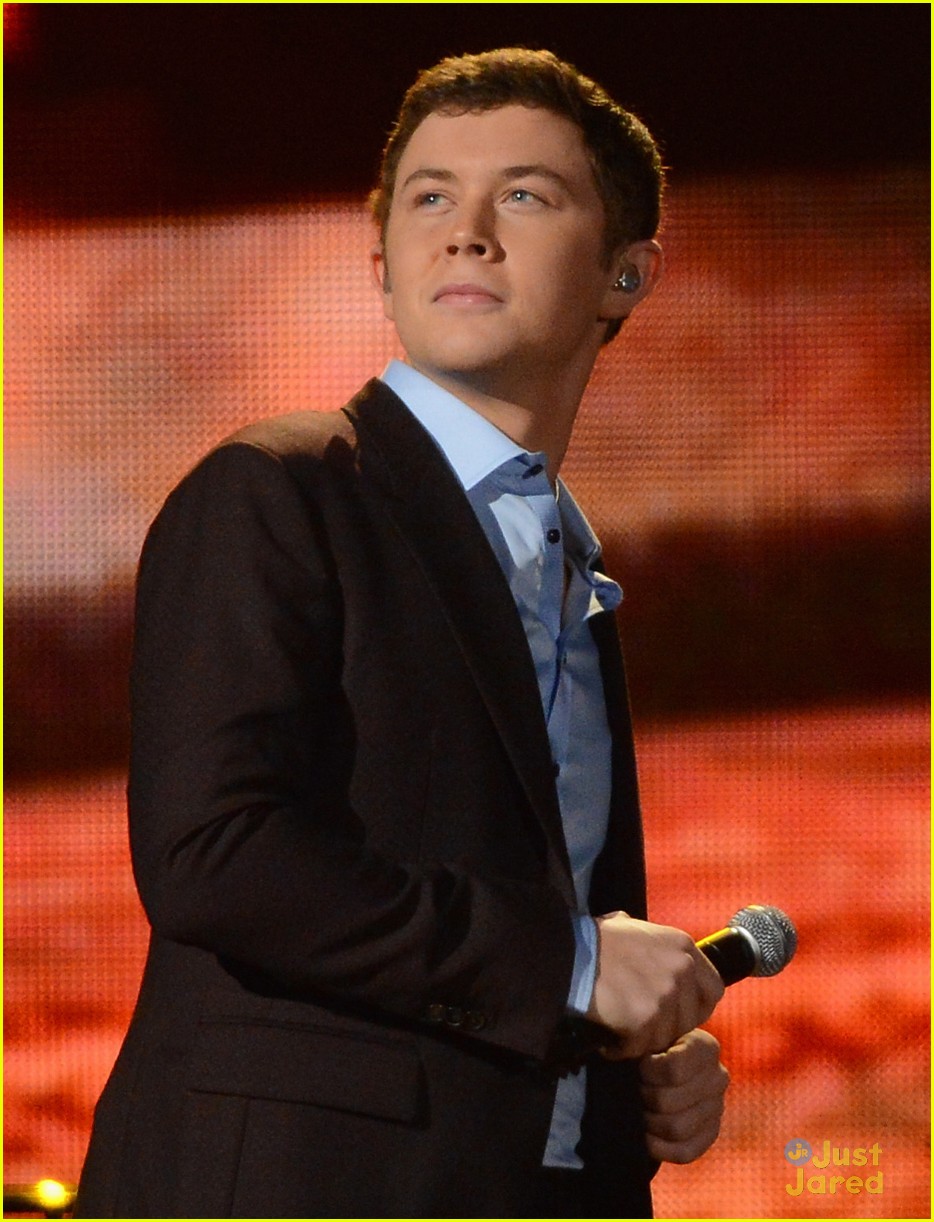 Scotty McCreery Country Christmas Special Taping Photo 507677