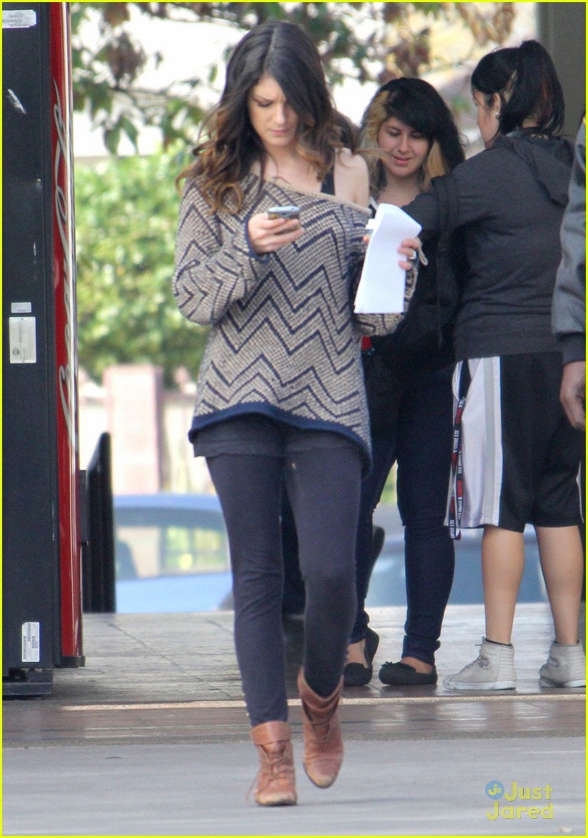 Shenae Grimes 90210 Set With Annalynne Mccord And Jessica Lowndes Photo 512733 Photo 