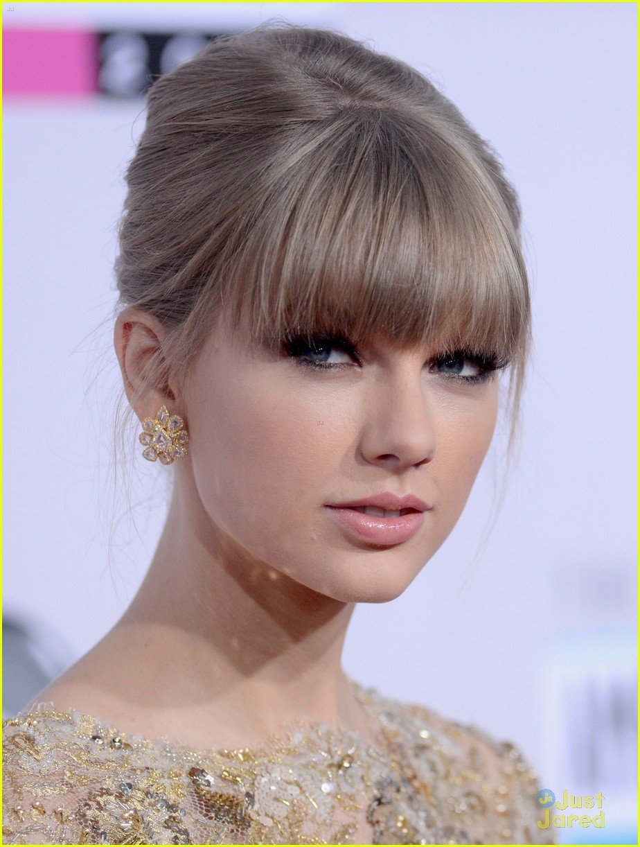 Taylor Swift WINS at AMAs 2012 | Photo 511074 - Photo Gallery | Just