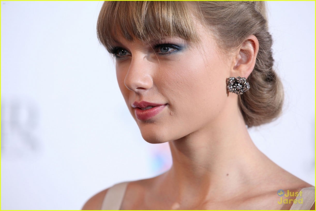 Taylor Swift: ARIA Awards 2012 | Photo 513430 - Photo Gallery | Just ...