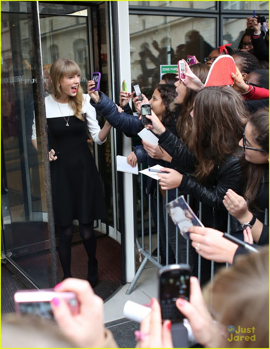 Full Sized Photo of taylor swift nrj paris 14 Taylor Swift NRJ Radio Stop Just Jared Jr.