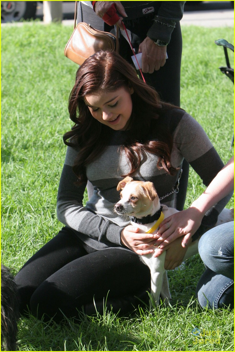 ariel-winter-puppy-love-photo-516702-photo-gallery-just-jared-jr