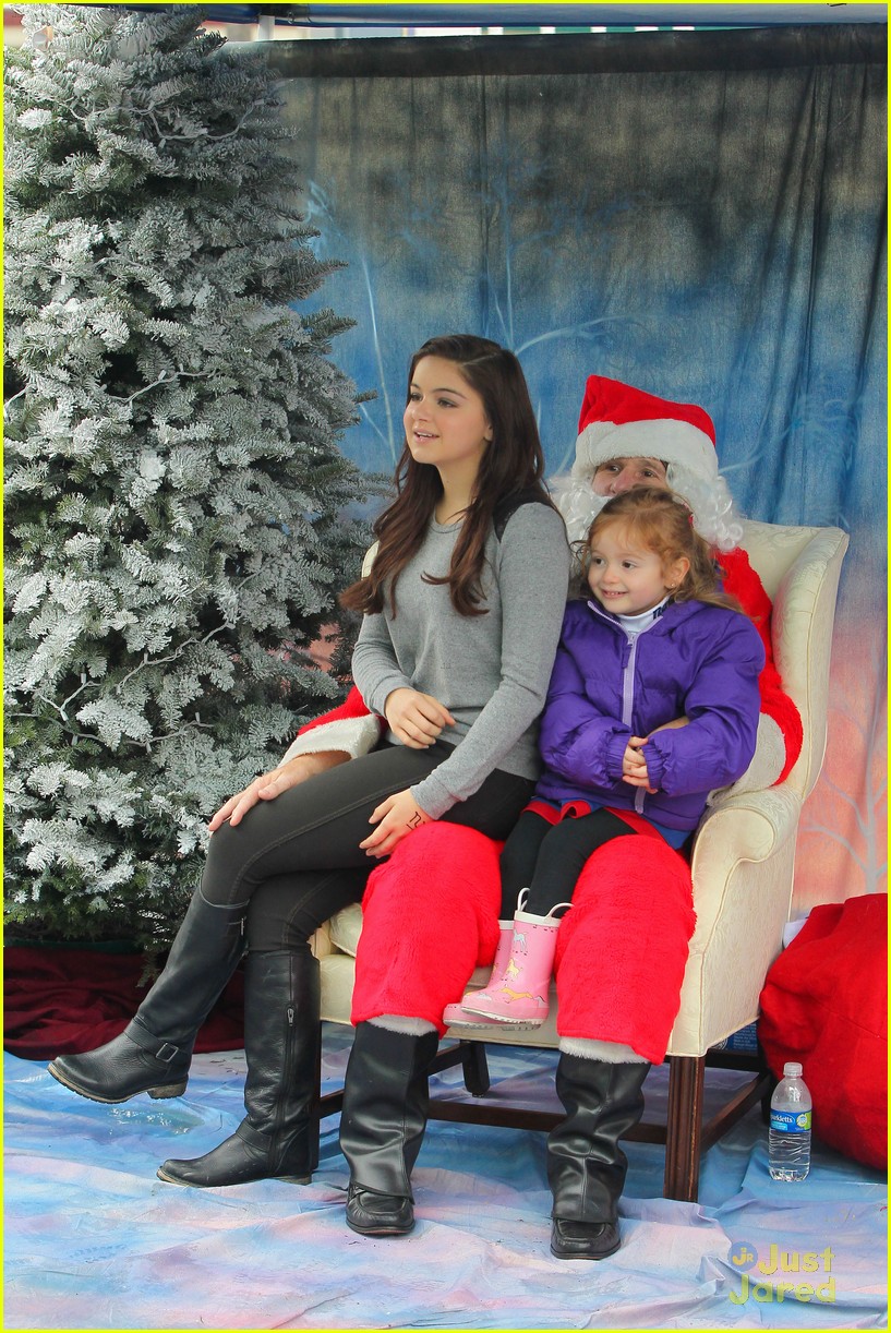 Full Sized Photo of ariel winter santa visit 10 | Ariel Winter: Santa