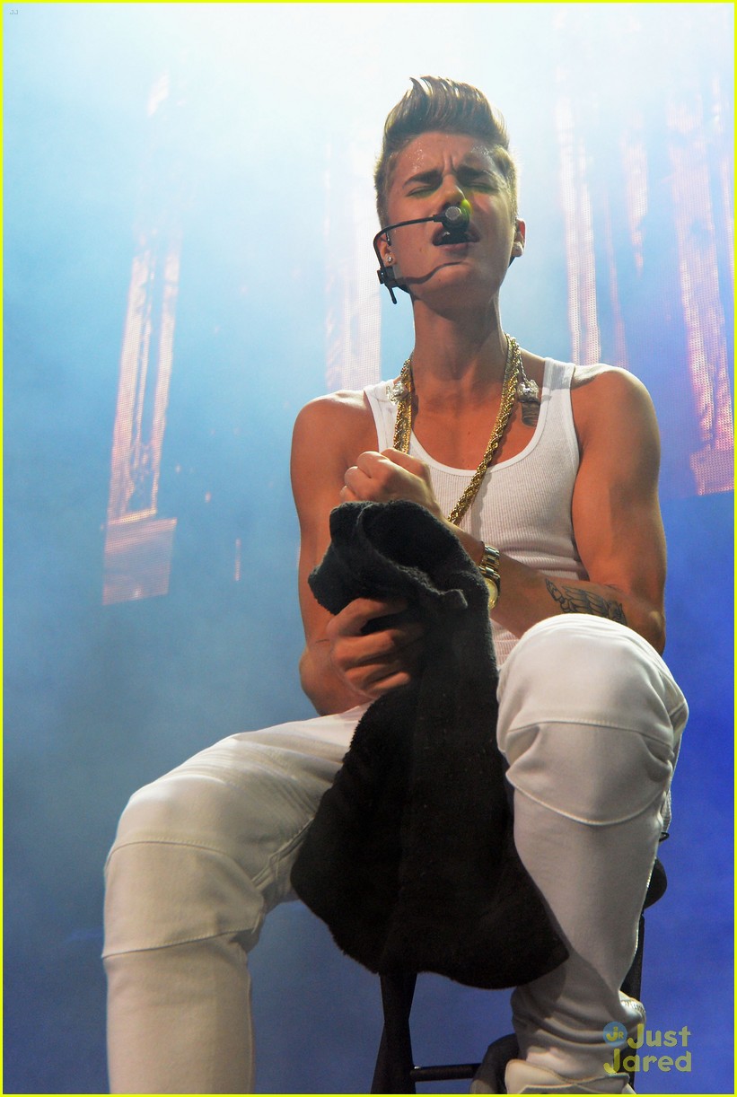 Justin bieber 93 3 flz jingle ball 2012 in tampa photo 516442