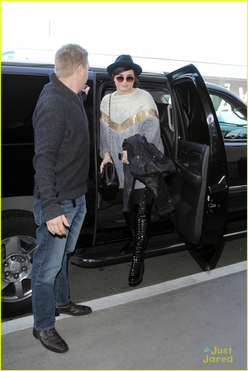 Demi Lovato: Later, LA! | Photo 515844 - Photo Gallery | Just Jared Jr.