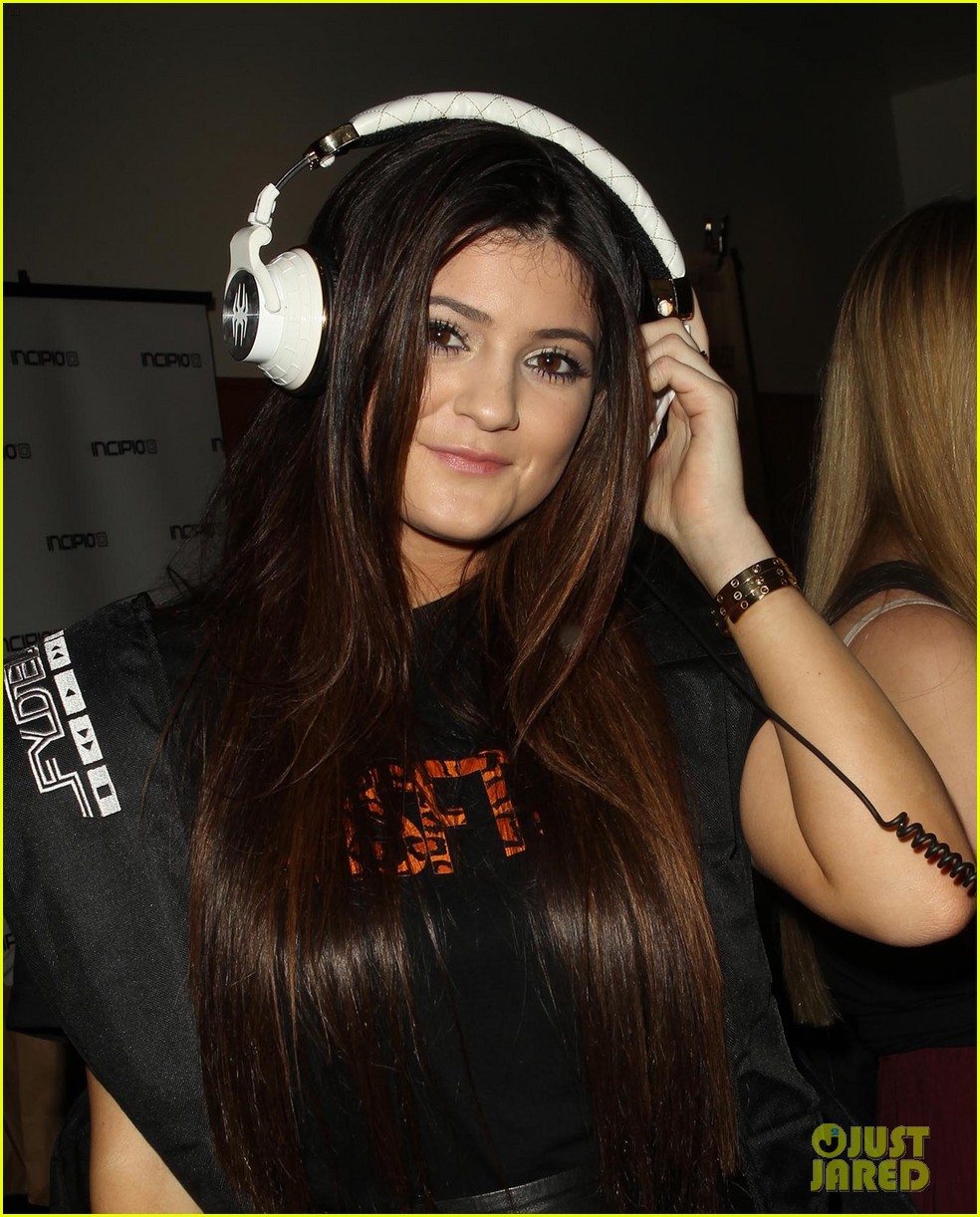 Kendall & Kylie Jenner: Jingle Ball 2012 | Photo 514818 - Photo Gallery