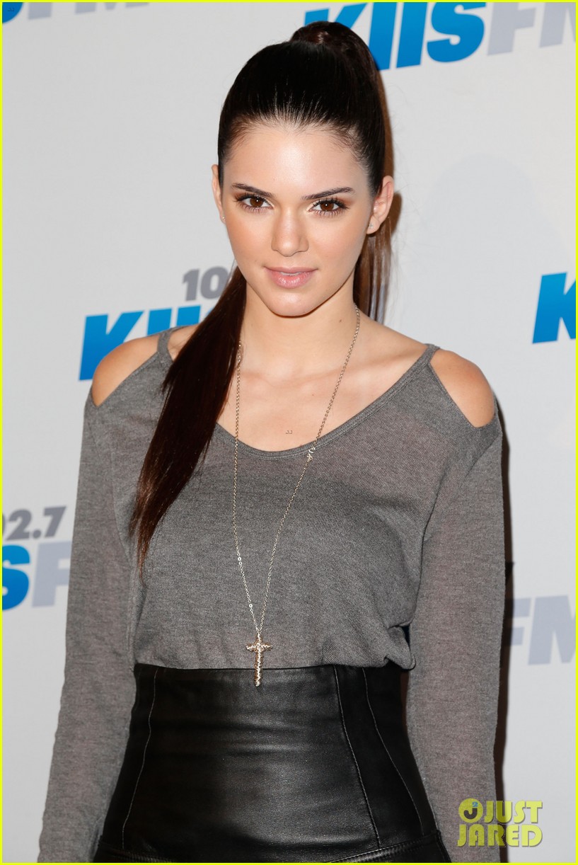 Full Sized Photo of kendall kylie jenner jingle ball 10 | Kendall